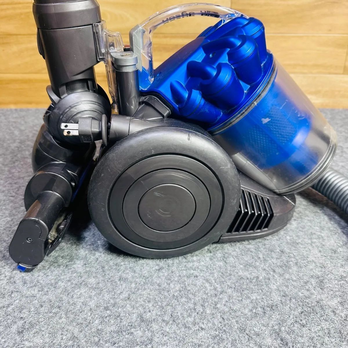 Dyson DC26 キャニスター掃除機 青　アメリカ仕様 Dyson ダイソン DC26 キャニスター掃除機 ジャンク品 - メルカリ