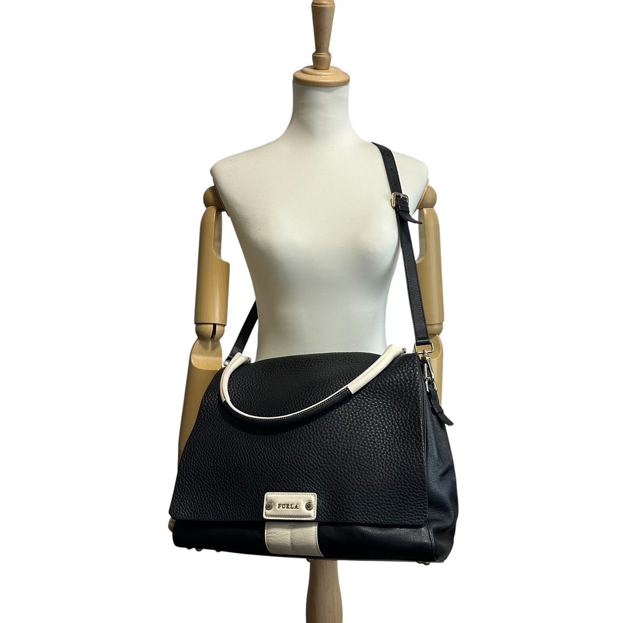 B5679】 FURLA フルラ ショルダーバッグ 2way 斜め掛け ブラック 