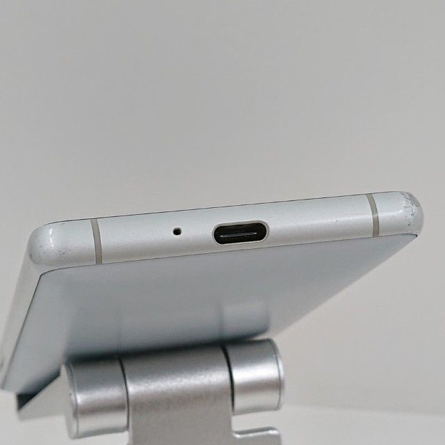 Xperia XZ2 Compact SO-05K ドコモ ホワイトシルバー 送料無料 本体