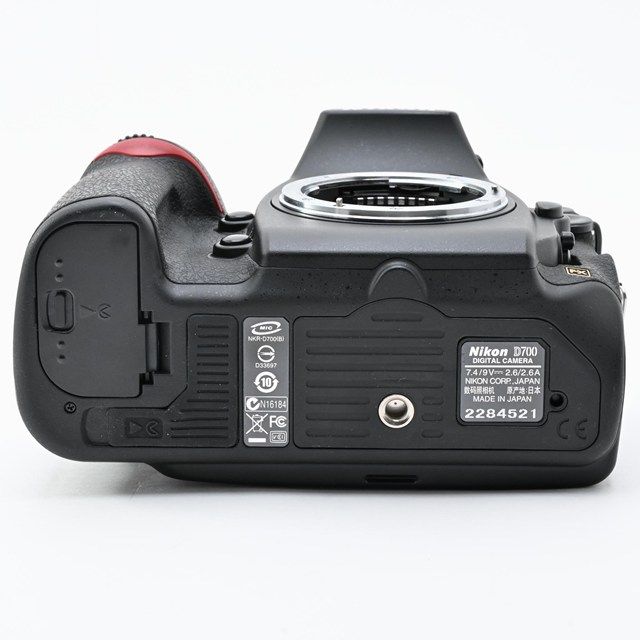 良品＞ Nikon D700 ボディ｜フルサイズ一眼レフ｜シャッター数7,652回