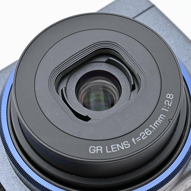 RICOH GRIIIx Urban Edition、新品同様シャッター数28 美品＞ RICOH GR IIIx Urban Edition メタリックグレー｜シャッター数