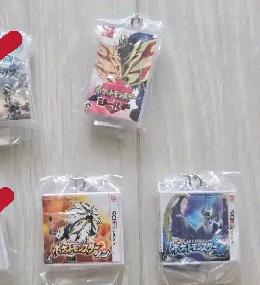 ポケモン カプセルトイパッケージ＆カートリッジキーホルダー