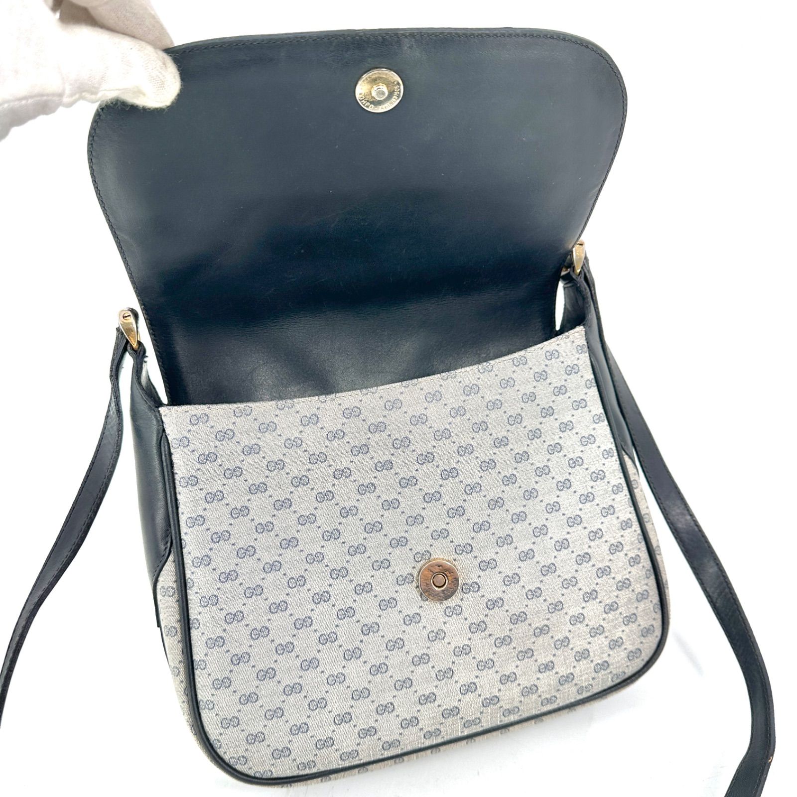 GUCCI グッチ　マイクロ　GG柄　ショルダーバッグ　PVC レザー GUCCI オールドグッチ マイクロGG ショルダーバッグ PVC レザー
