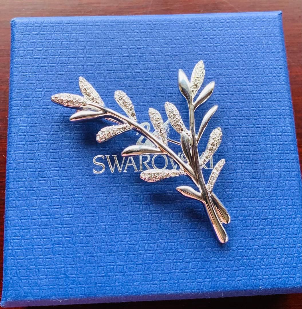 SWAROVSKI イチョウモチーフ ブローチ ほぼ新品 スワロフスキー Swarovski リーフモチーフブローチ - メルカリ