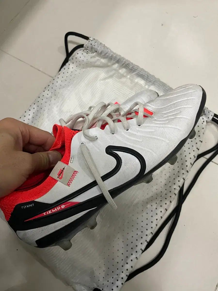 NIKE（ナイキ） スパイク サッカー ティエンポ レジェンド 10 プロ FG