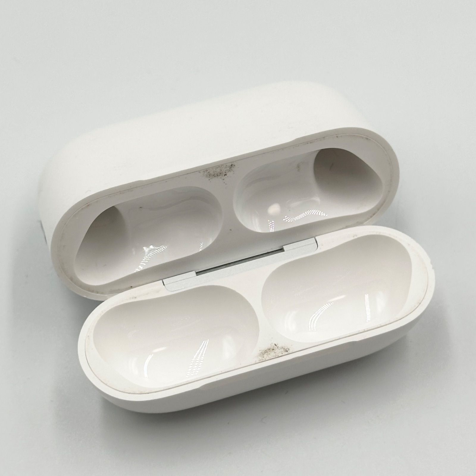 Apple AirPods Pro 第3世代 充電ケースのみ A3122 正規品【24時間以内