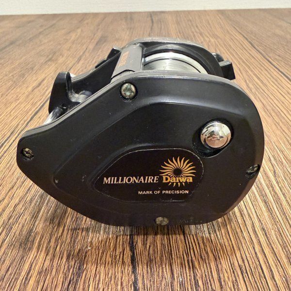 ダイワ Daiwa ミリオネア MILLIONAIRE ST40 両軸リール ベイト 黒