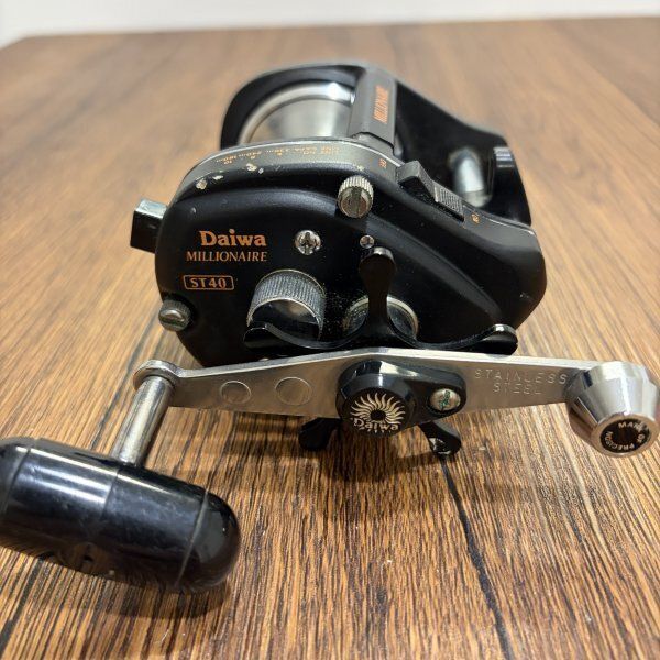 ダイワ Daiwa ミリオネア MILLIONAIRE ST40 両軸リール ベイト 黒