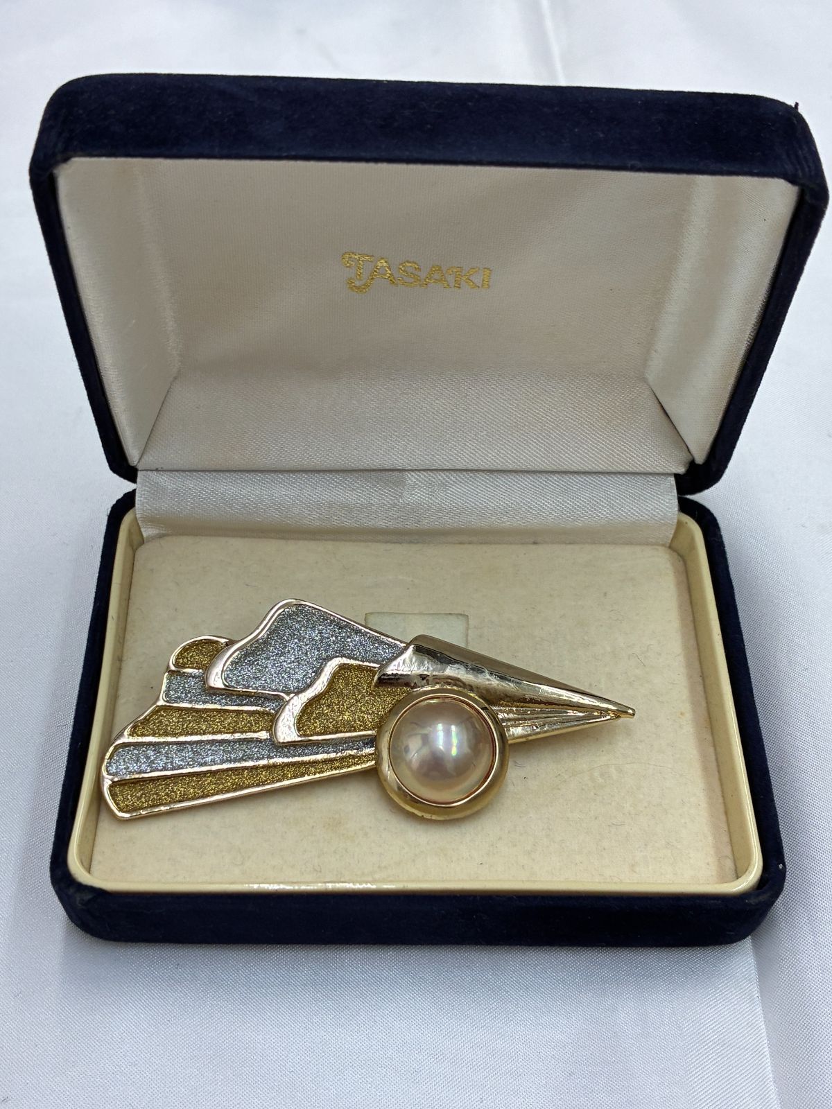 N【ヴィンテージ】タサキ TASAKI パール ブローチ ゴールド 金 高級感