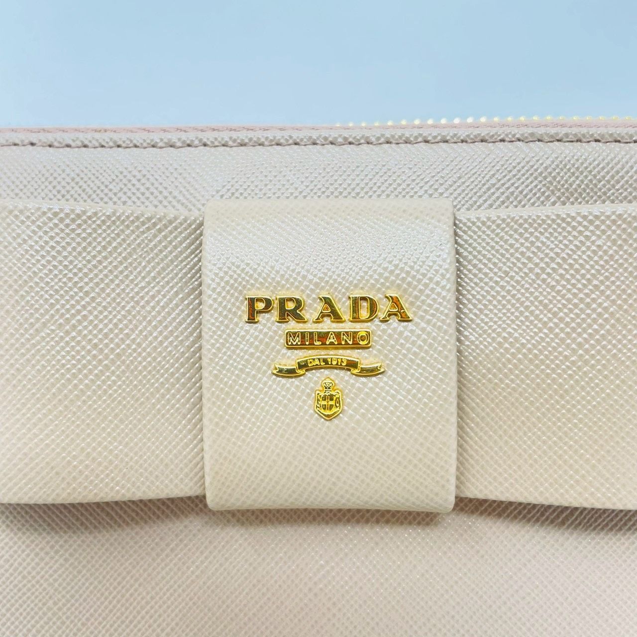 ❗️✨人気リボンデザイン✨❗️】PRADA サフィアーノ ラウンド