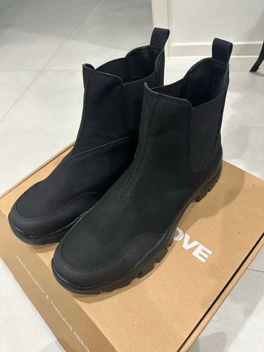 ROMANTIC MOVE ラギッド防水ブーツ 270 (新品)