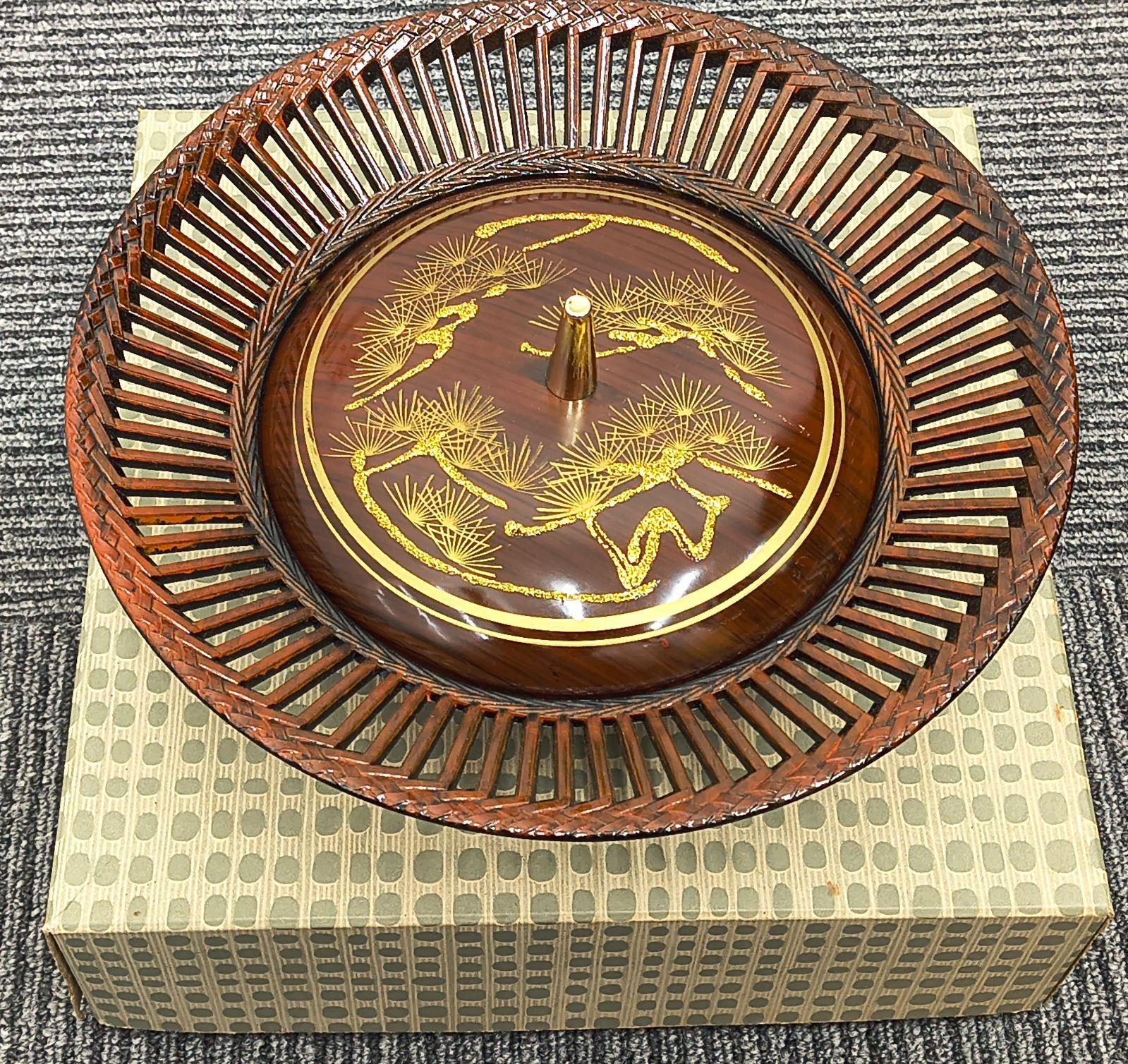 ☆新品未使用【茶道具】高級 菓子器 食籠 松蒔絵 籠細工 蓋付き 和菓子