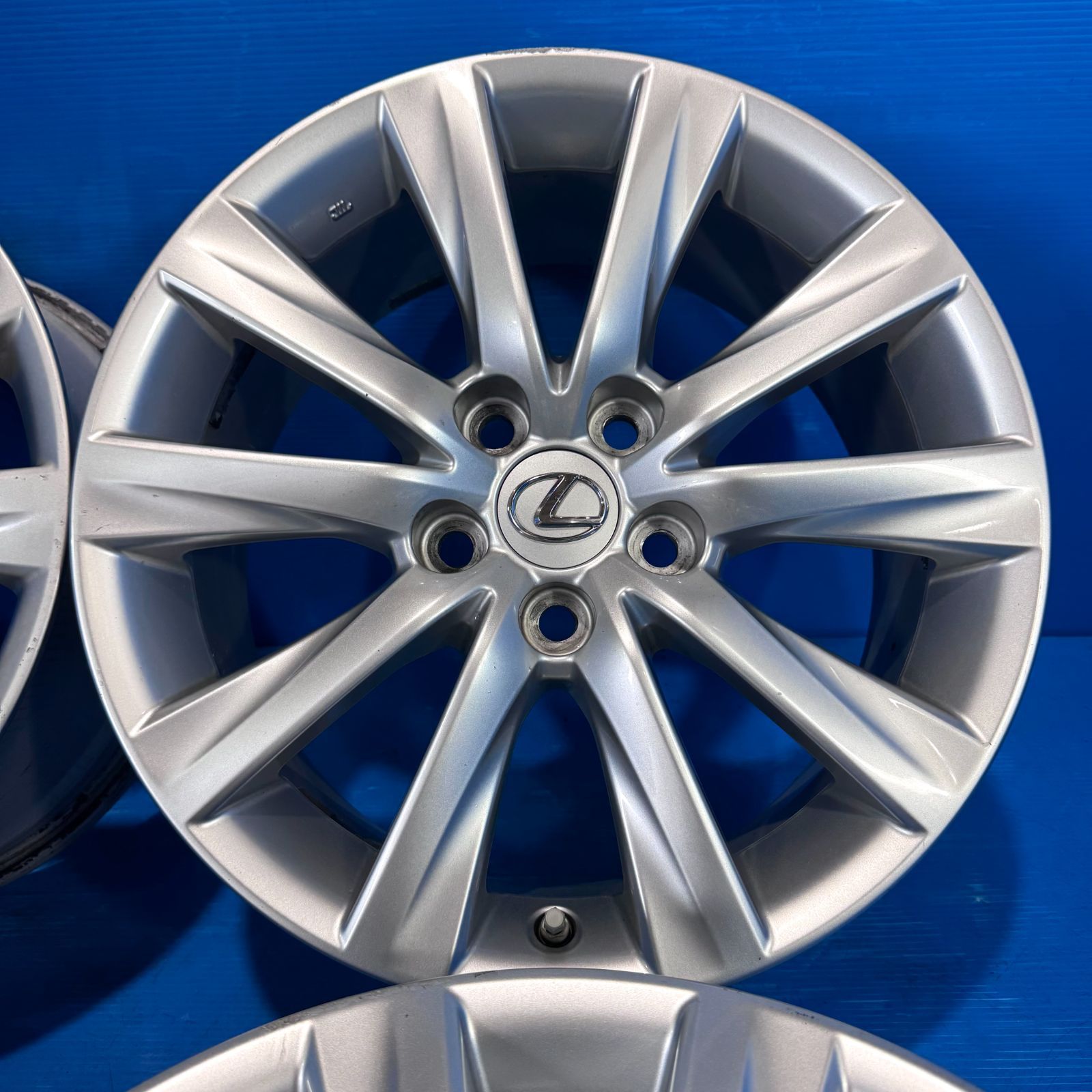 中古アルミ17x7.0レクサスIS300h純正4本セット 格安 レクサス IS300h 純正 17インチ 4本 7.5J+45 5H 114.3 専用ハブ