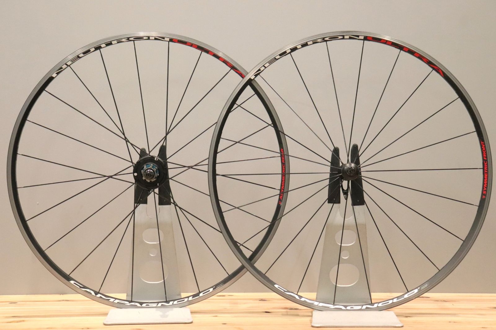 カンパニョーロ CAMPAGNOLO ニュートロン ウルトラ NEUTRON ULTRA