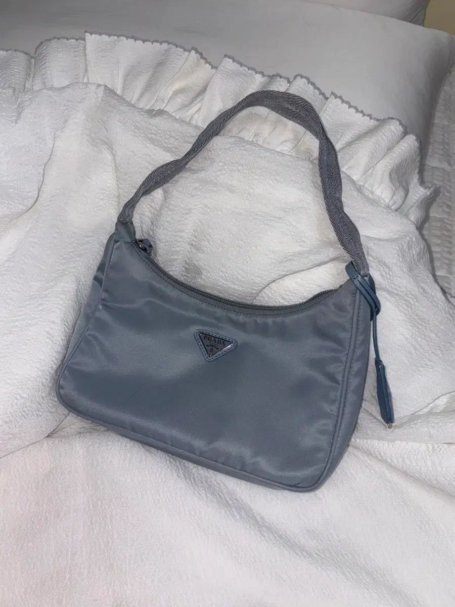 プラダ リナイロン HOBO BAG 79,714円