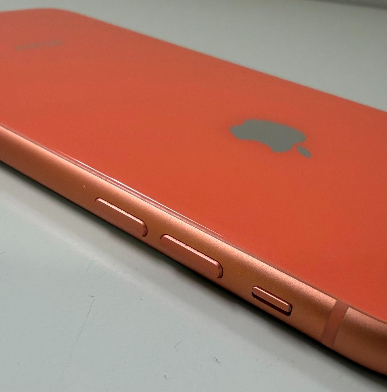 iPhone XR 64GB 動作良好 バッテリー令和8年4/9交換済み 証明書あり