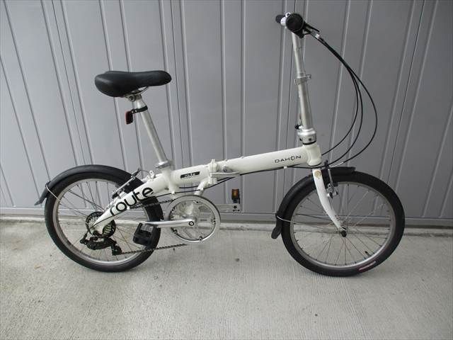 F269　★　24800円★　完成車発送　折りたたみ中古自転車　DAHON　ルート　ホワイト　７段変速【20インチ 】