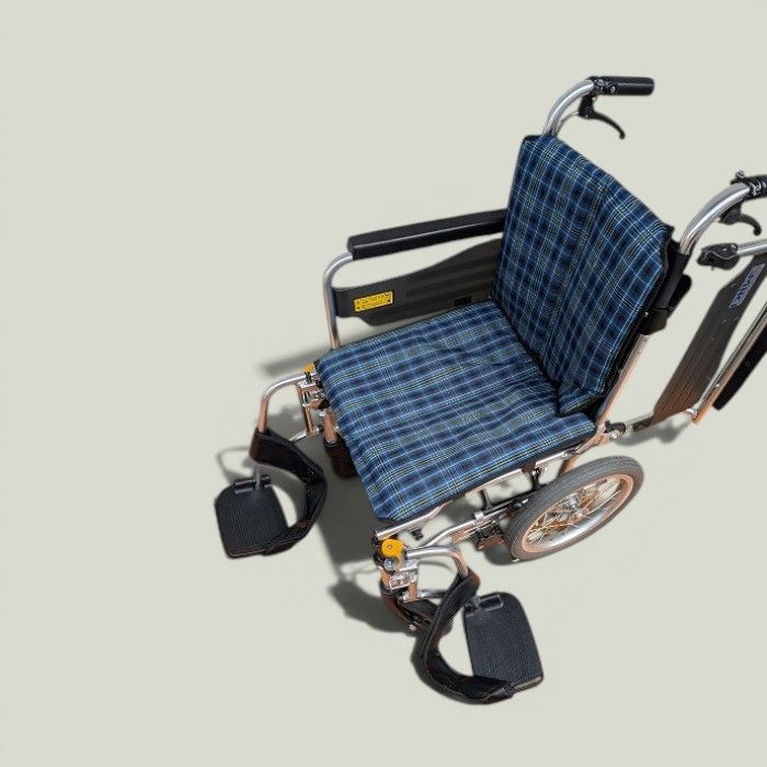 送料無料　ミキ　介助式車椅子　スキット　SKT-2　km-26-0701-12 10,920円