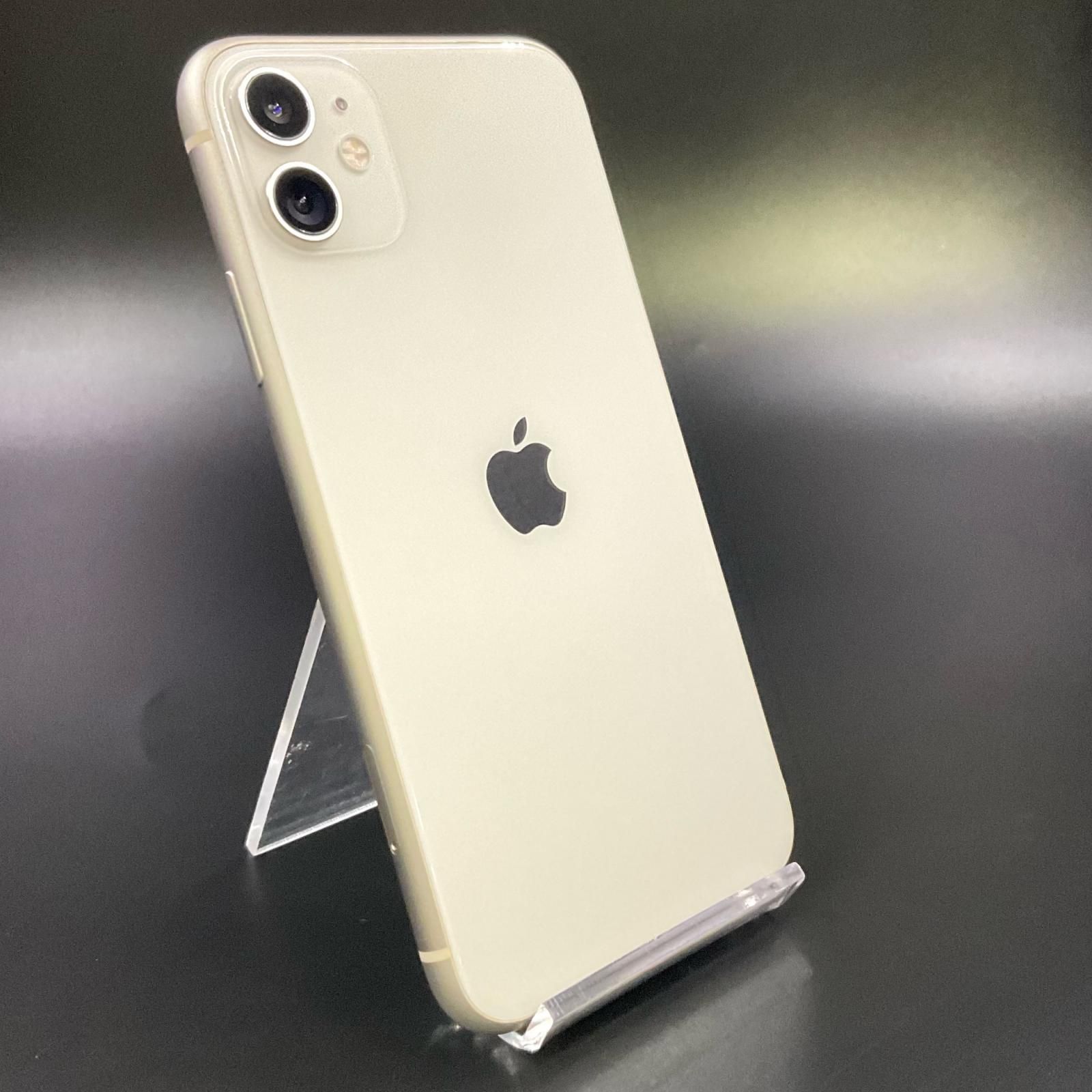 iPhone 11 64GB ホワイト au 白ロム【液晶割れ】 - メルカリ