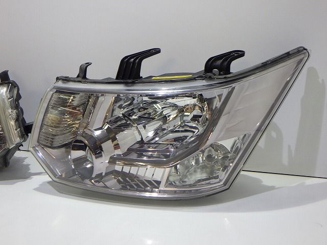 デリカD5 ヘッドライト左右 HID CV1W CV2W CV4W CV5W 前期 100-87918