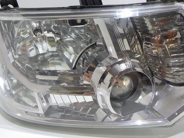 デリカD5 ヘッドライト左右 HID CV1W CV2W CV4W CV5W 前期 100-87918