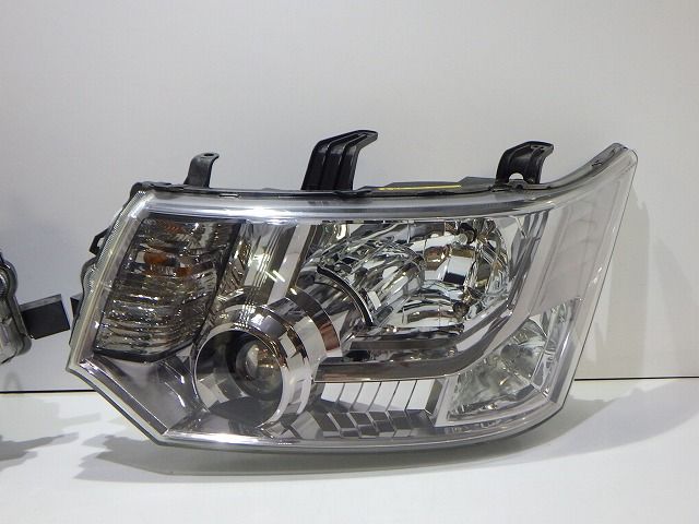 デリカD5 ヘッドライト左右 HID CV1W CV2W CV4W CV5W 前期 100-87918