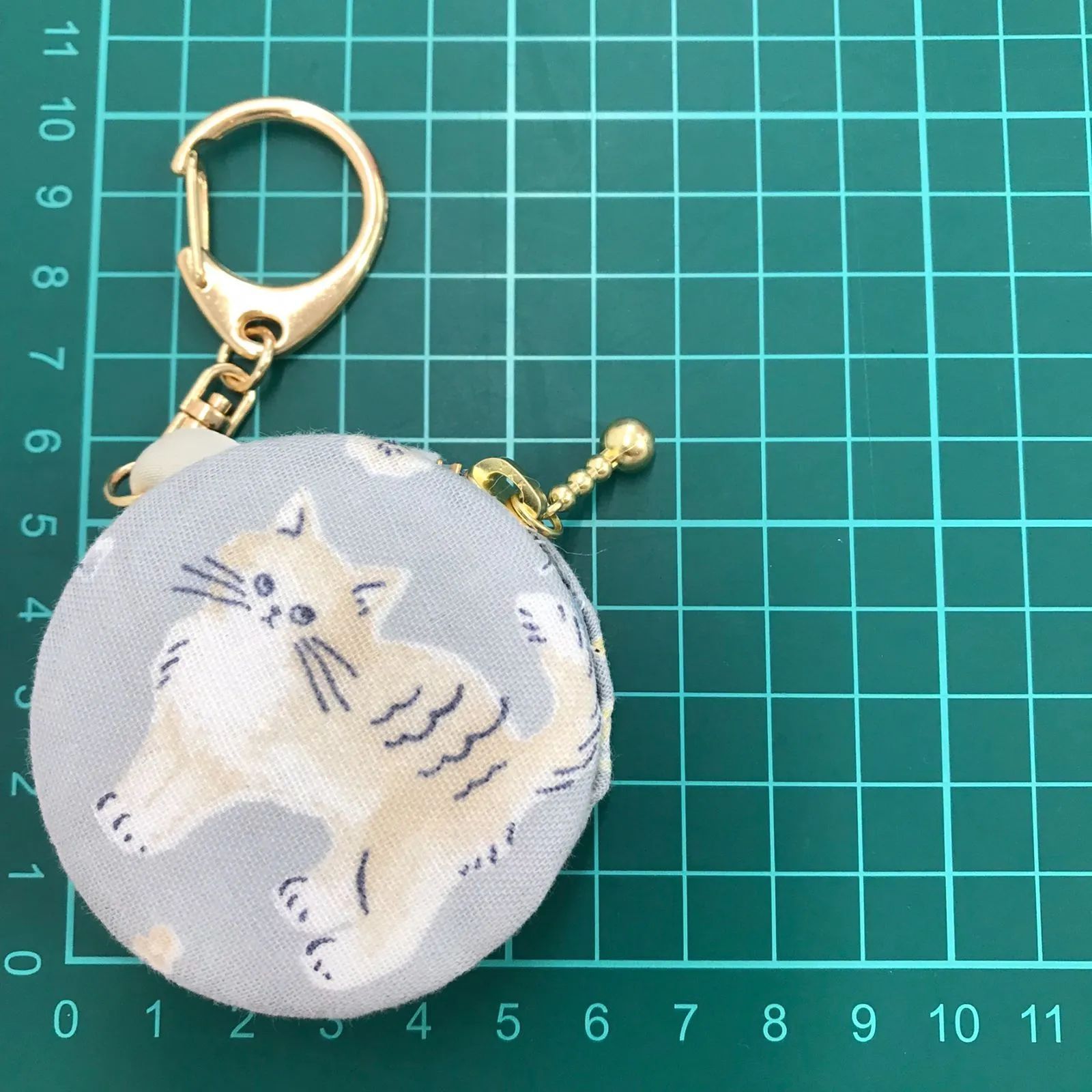 【ルシア】天使猫柄マカロンポーチ 福祉施設制作】杏樹作 ポーチ 「猫ちゃんのマカロンポーチ」NO.5483 H