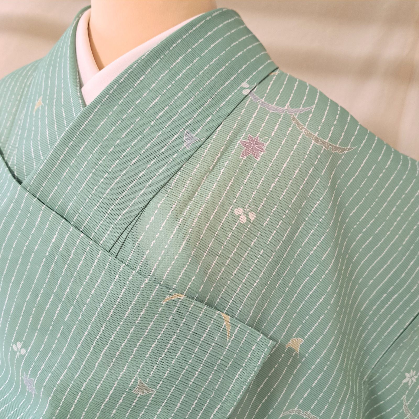 洗える夏着物・絽・小紋】くすみグリーン たて縞 吹き寄せ 露芝 化繊