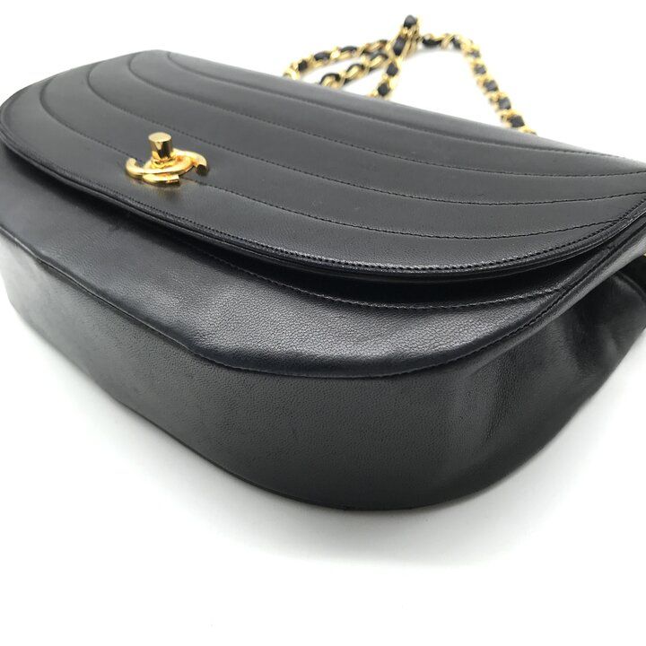 美品 CHANEL シャネル ココマーク レザー ハーフムーン ターンロック
