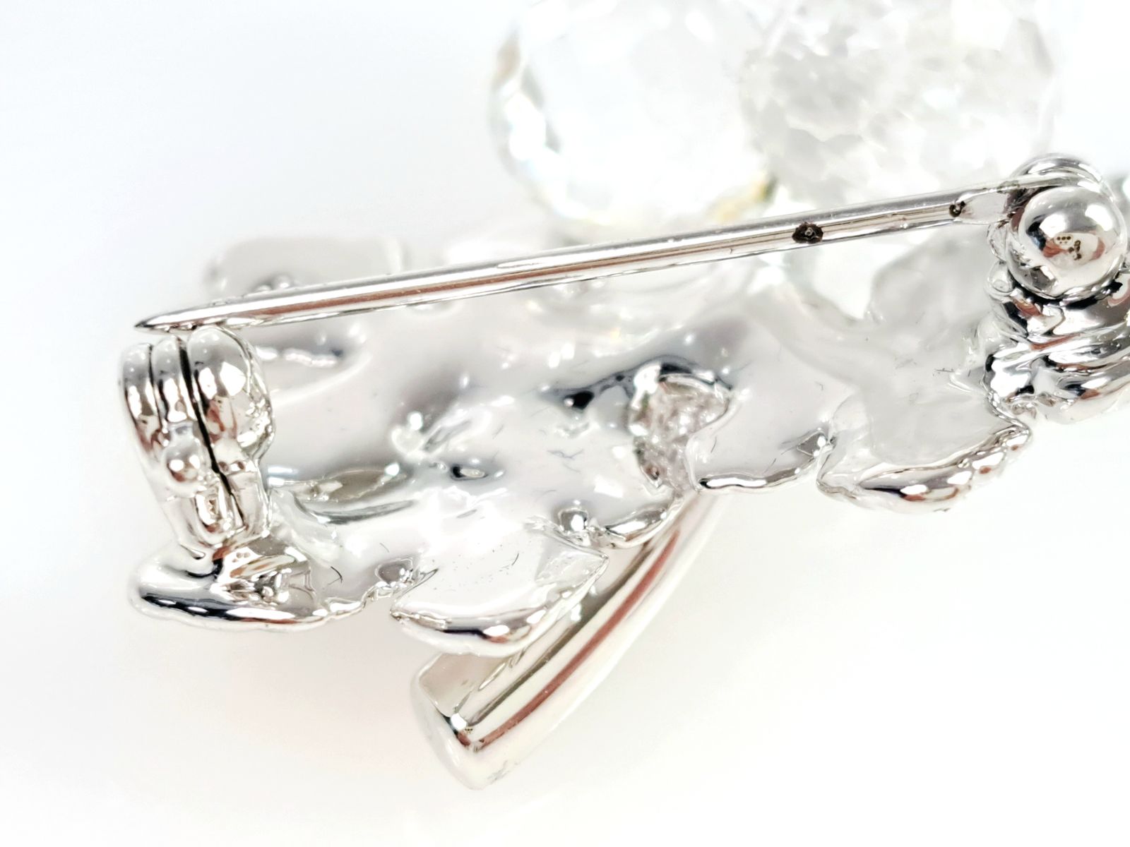 スワロフスキー SWAROVSKI クリスタル ぶどう/葡萄 モチーフ ブローチ