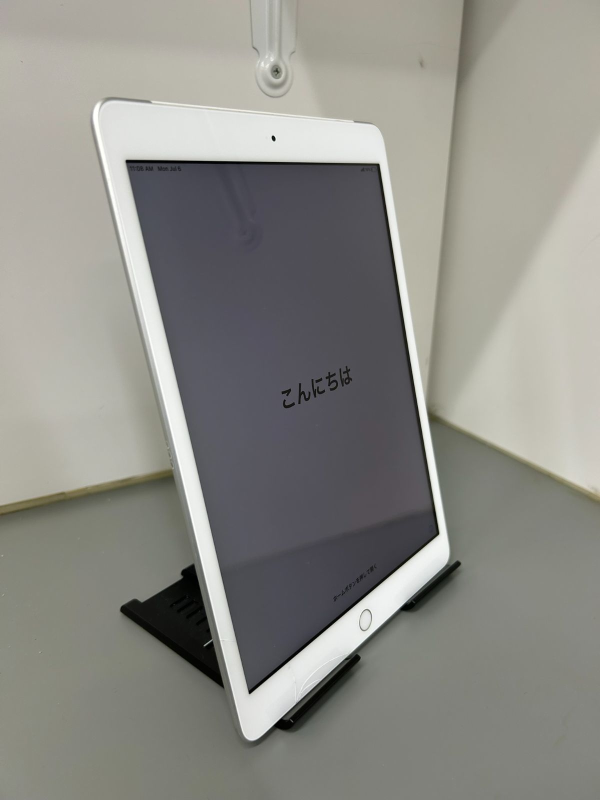 138] 【状態：画面左下割れ・液晶ペン傷有】iPad 第7世代 Wi-Fi+