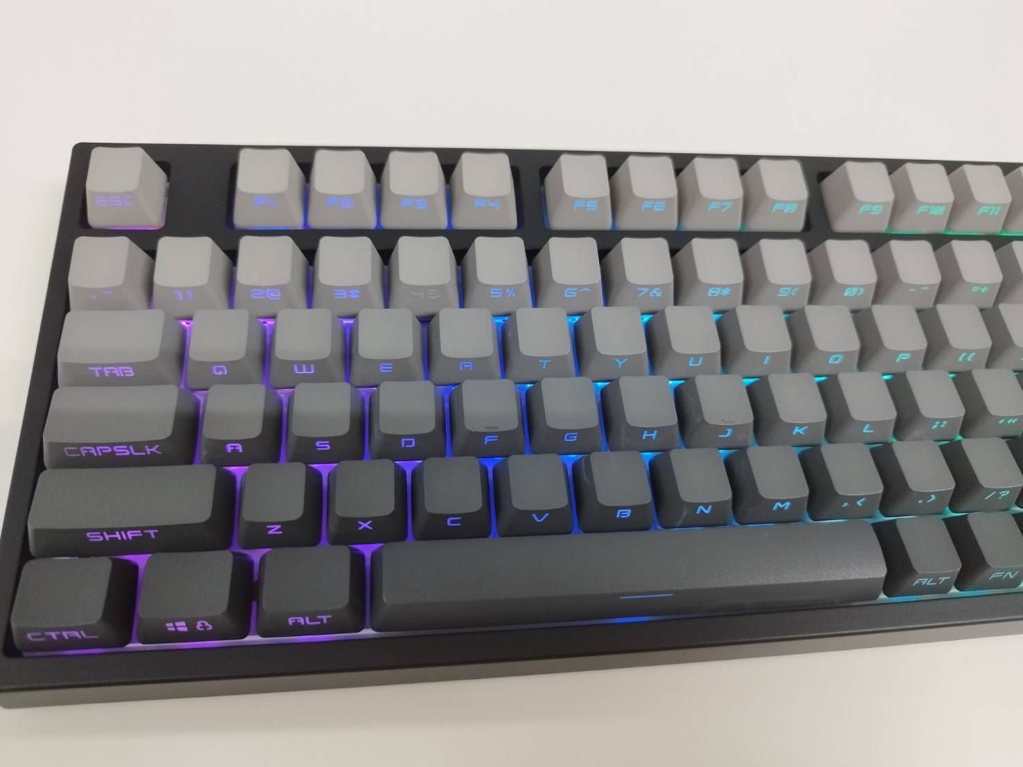 美品 Keydous NJ80 ワイヤレス ゲーミングキーボード ピンク軸 - メルカリ