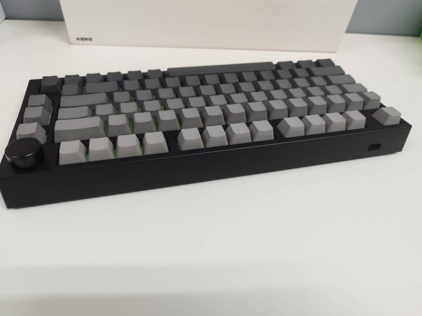 美品 Keydous NJ80 ワイヤレス ゲーミングキーボード ピンク軸 - メルカリ