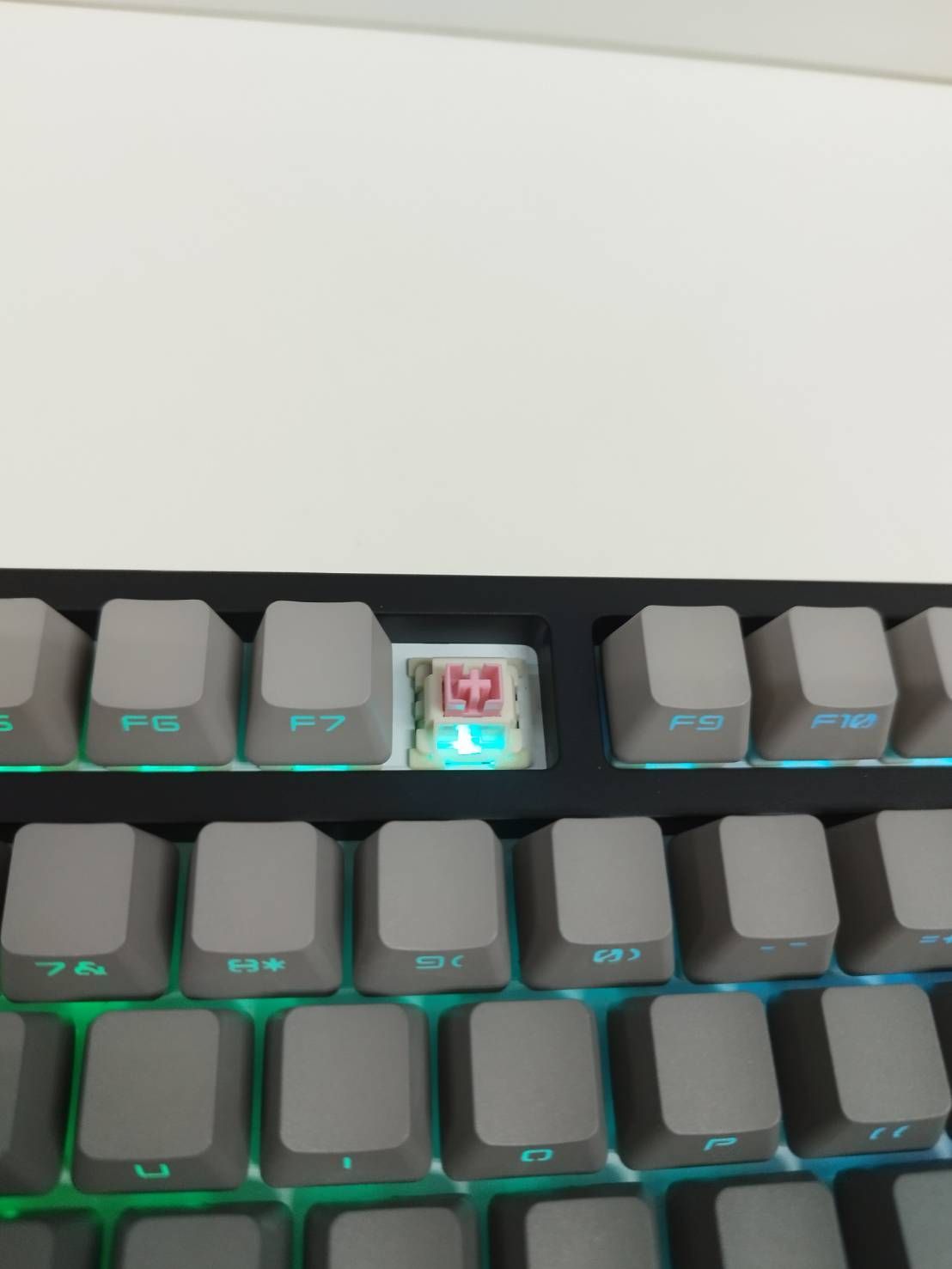 美品 Keydous NJ80 ワイヤレス ゲーミングキーボード ピンク軸 - メルカリ