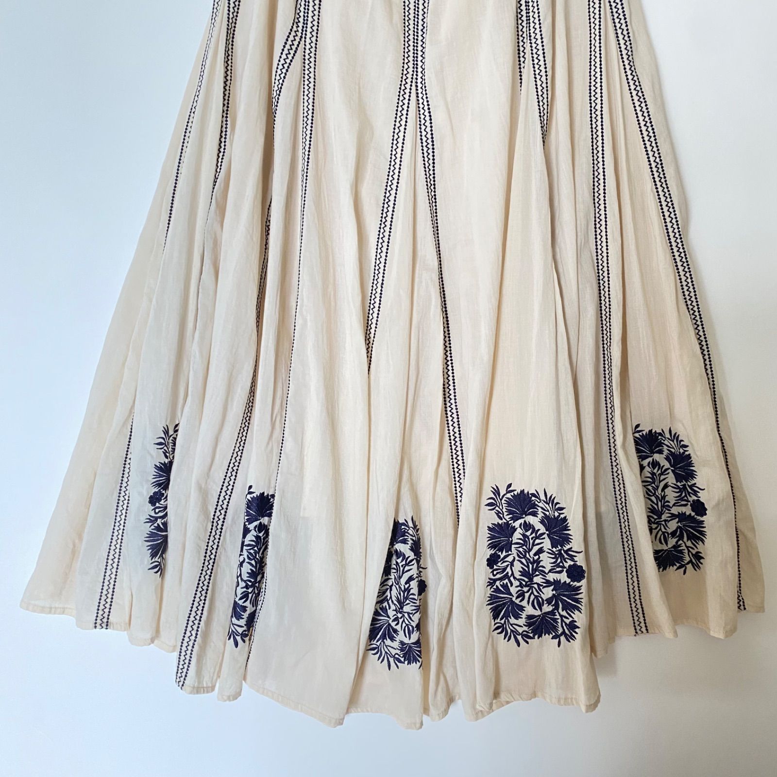 ne Quittez pas ヌキテパ 刺繍 ロングスカート オフホワイト - メルカリ