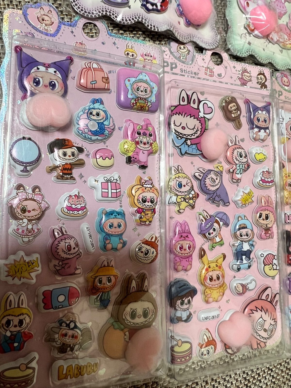 シール帳完成品ぷっくりシール デコシール まとめ売り総重量2.5kg引退品 ぷっくり立体シール 5枚セット シール帳作り デコシール 未使用 - メルカリ