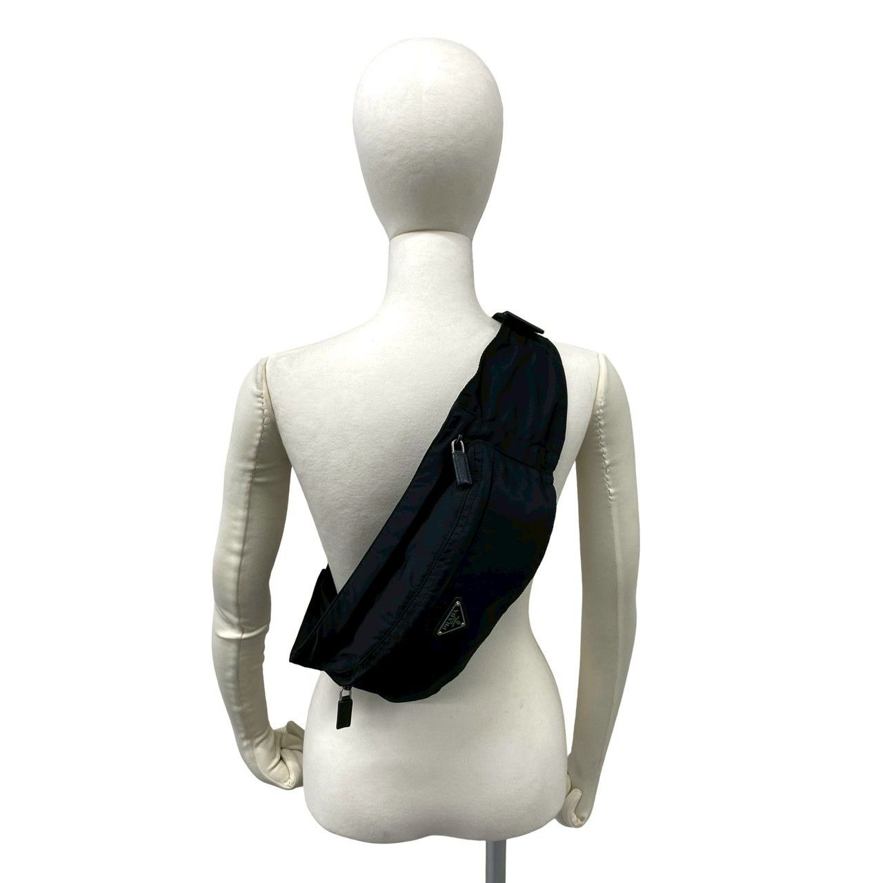 PRADA 2VL003 ボディバッグ PRADA ロゴパッチキルティングウエストバッグ 2VL003 グアムPRADAお店