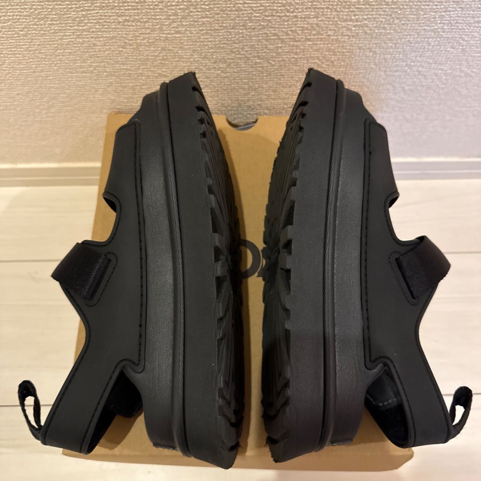値下げ可能】UGG GOLDENGLOW BLACK アグ ゴールデングロウ ブラック