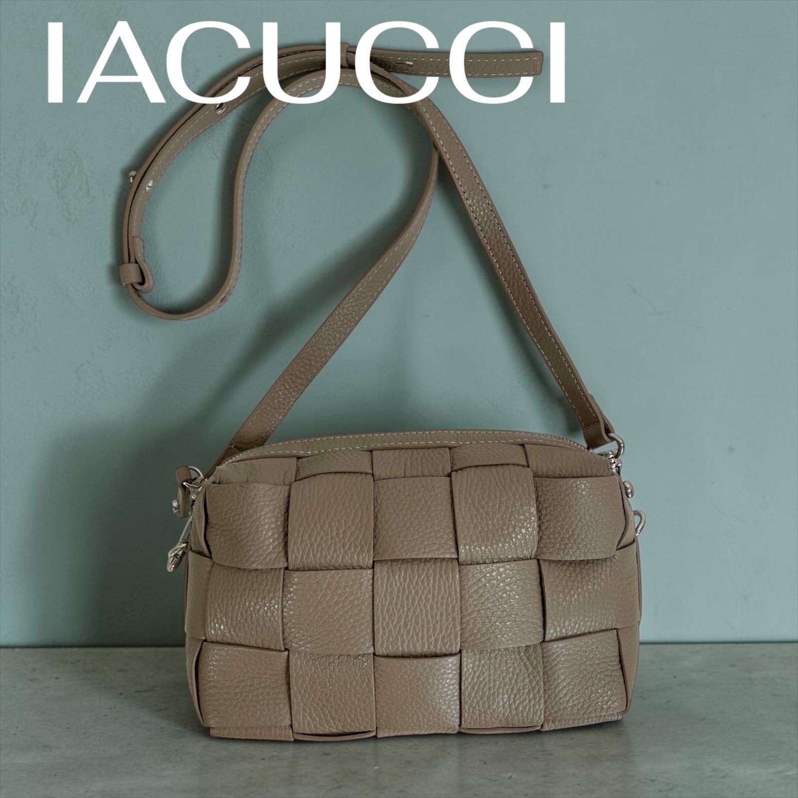 IACUCCI イアクッチ ベルタXS ショルダーバッグ - メルカリ