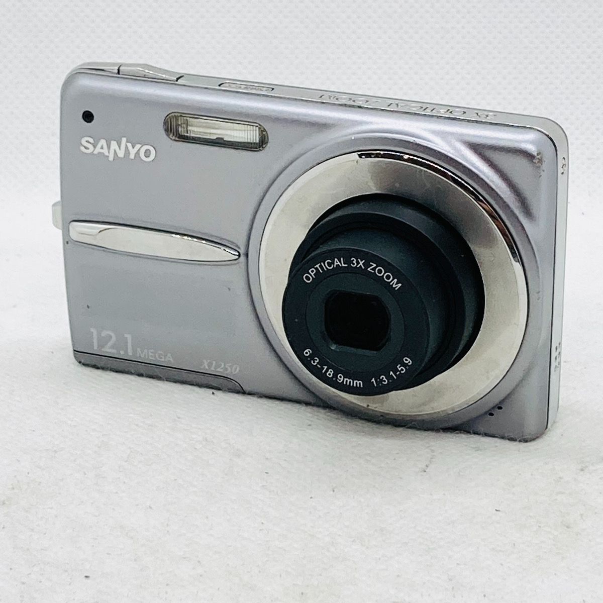 SANYO DSC-X1250 compact digital camera