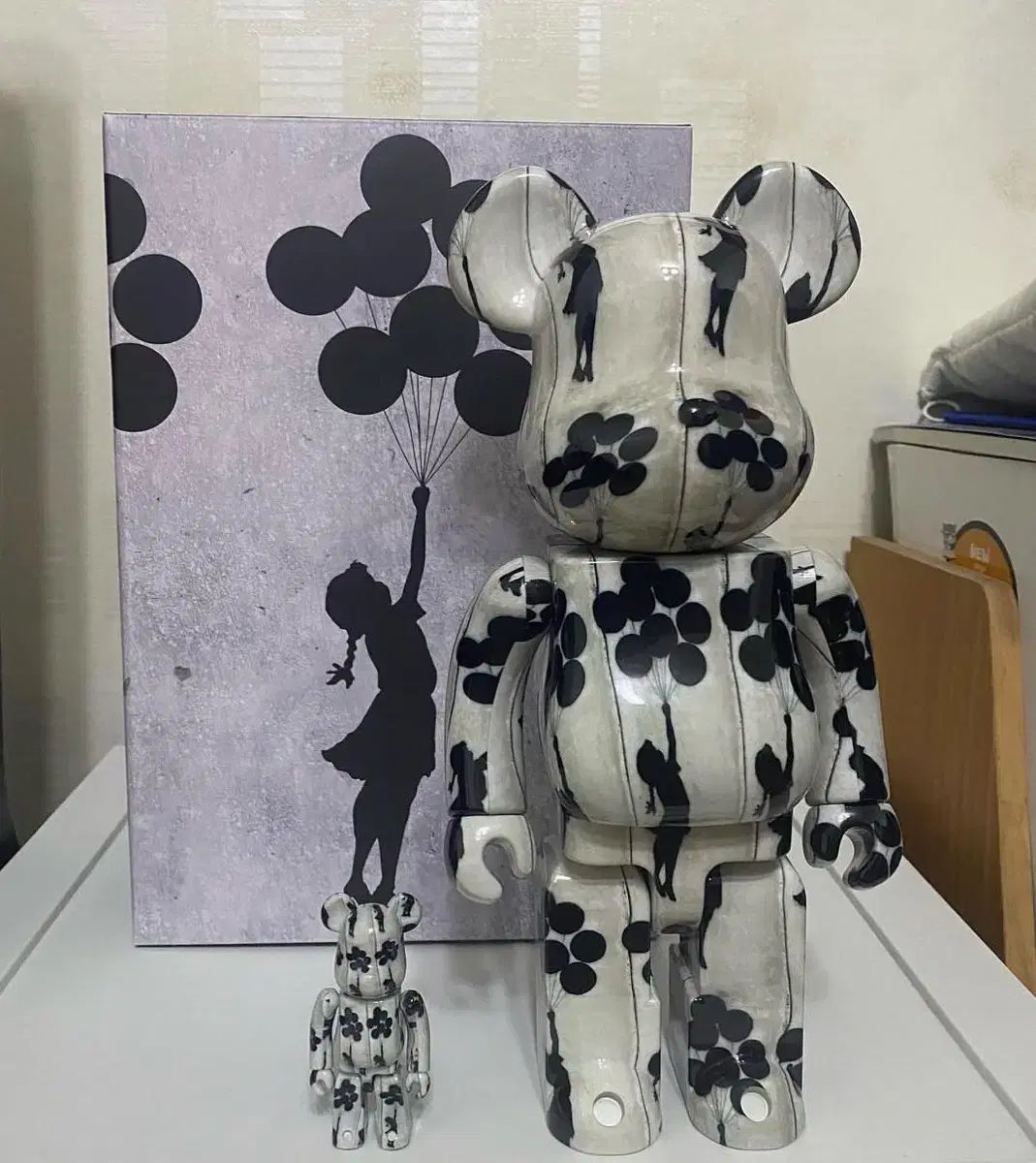 開封品) バンクシー BE@RBRICK(ベアブリック) 400% + 100% - メルカリ