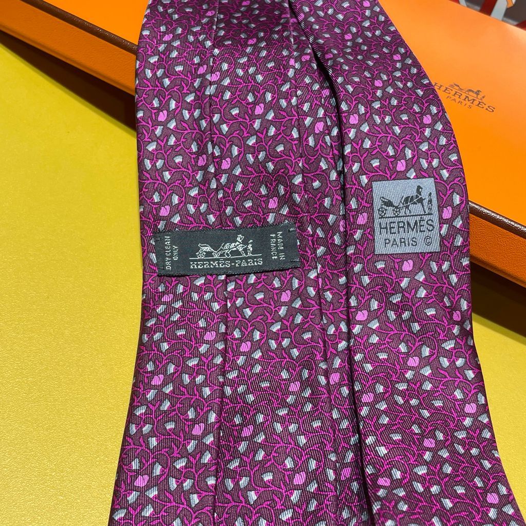 専用　エルメス　限定品シルク ネクタイ 多色 箱付き⭐︎ HERMES エルメス ネクタイ シルク 5927 SA 【表参道th】 - メルカリ