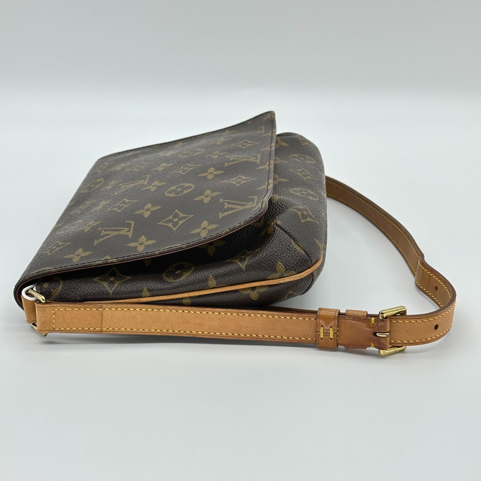 LOUIS VUITTON ルイヴィトン モノグラム ミュゼットタンゴ ショルダー