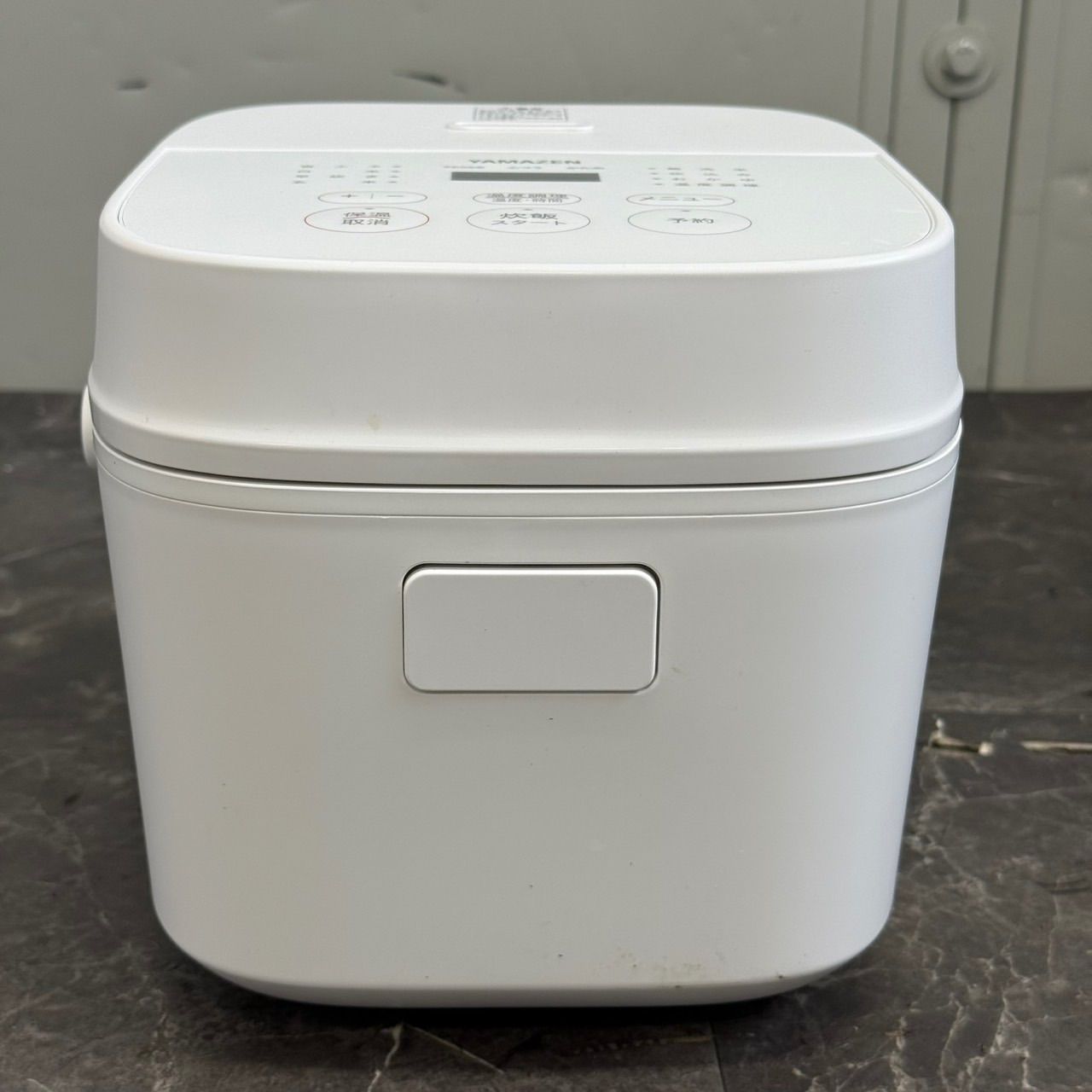 β送料込！美品 2025年製 YAMAZEN AMRC-5M(W) マイコン炊飯ジャー 3合 