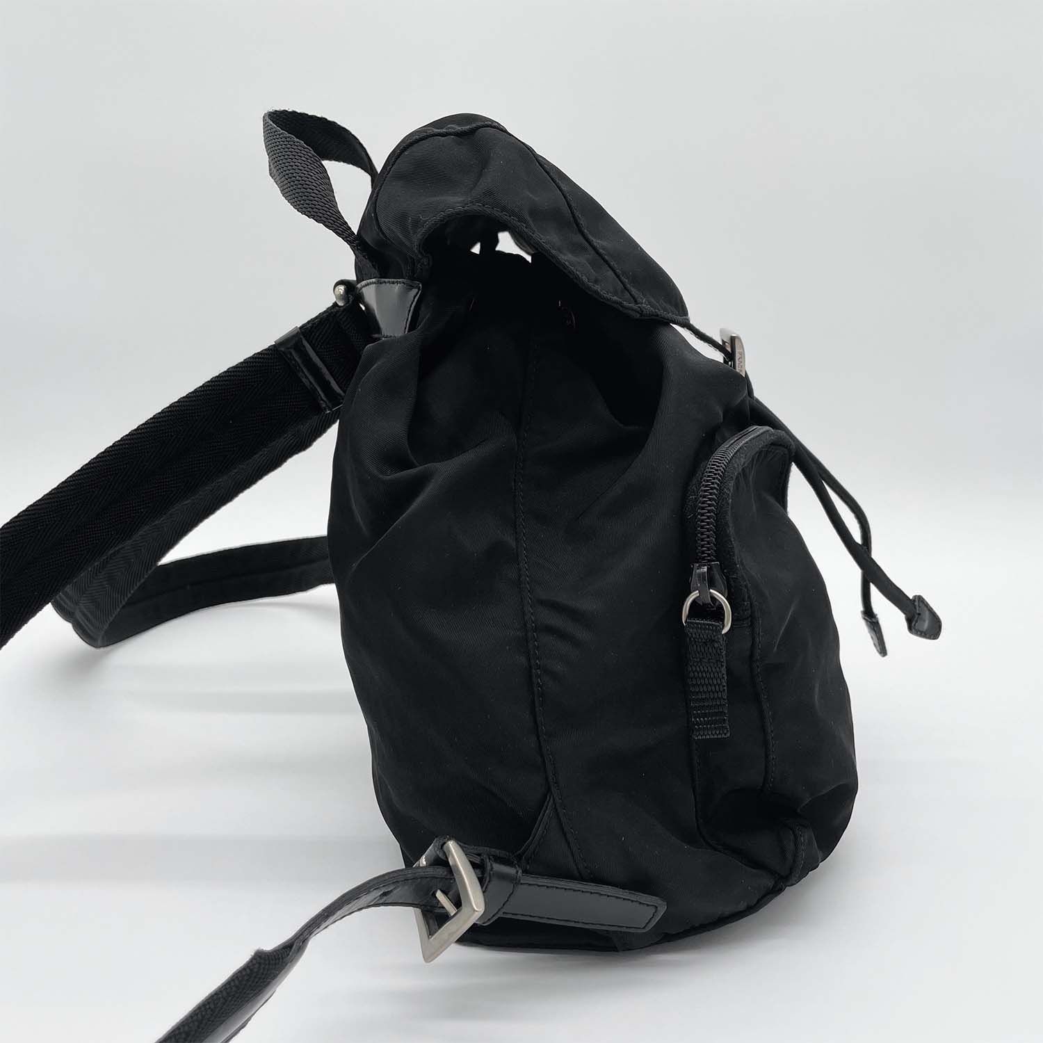 PRADA プラダ トライアングル ロゴ 三角プレート リュック・デイパック