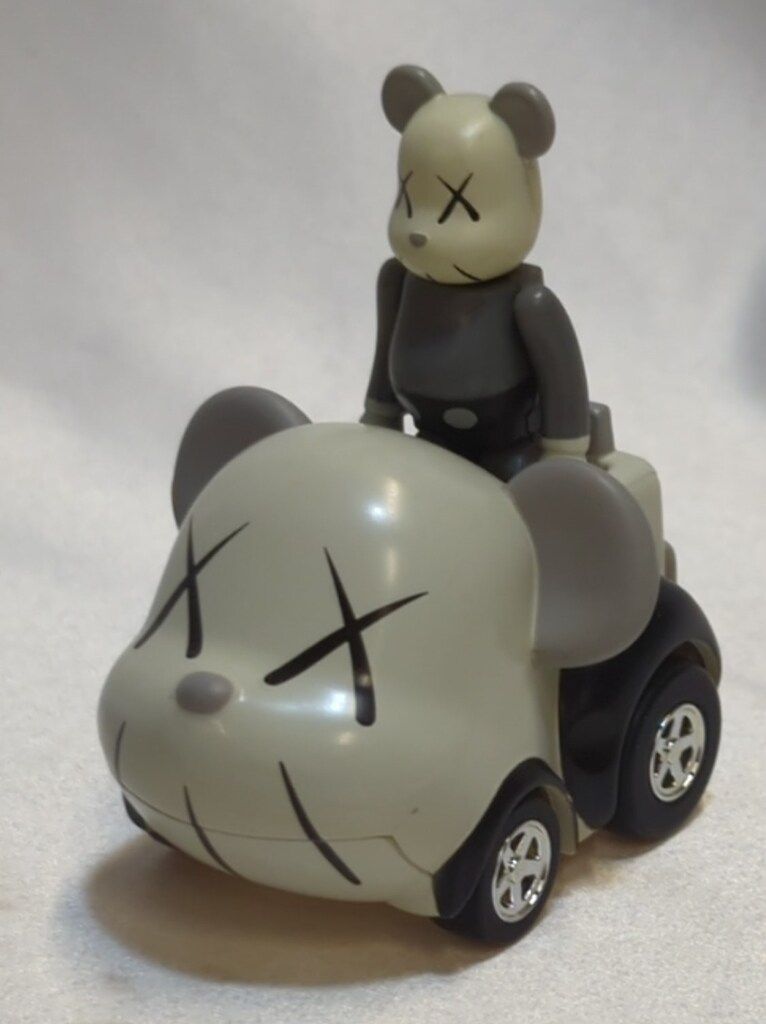 Originalfake BE@RBRICK×チョロQ タカラ KAWS 銀箱 (1stカラー/50%ベア