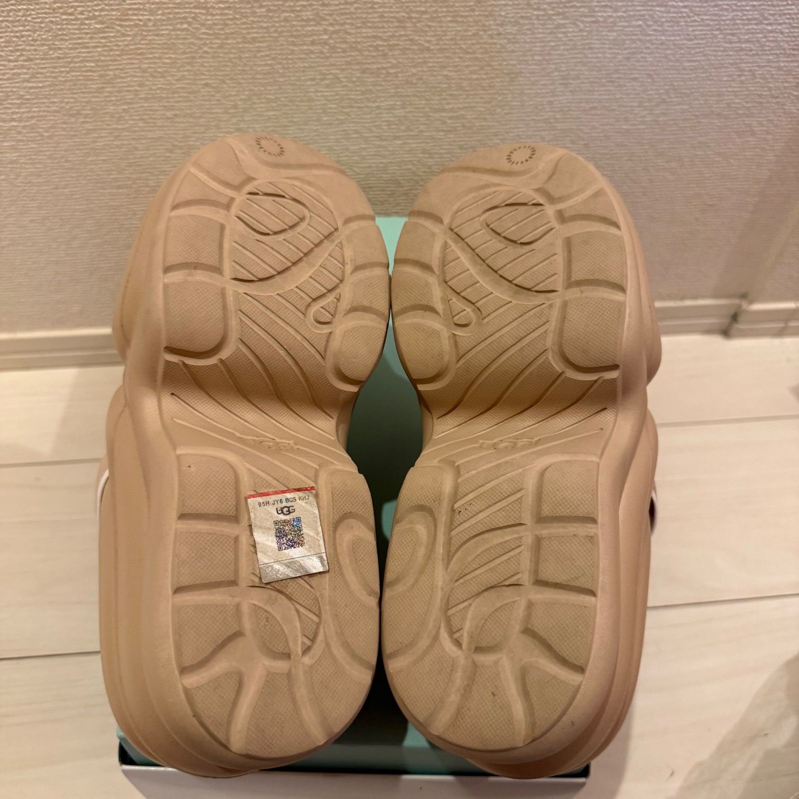 値下げ可能！】UGG Aww Yeah アグ アーイヤー ヒールサンダル 25cm W8
