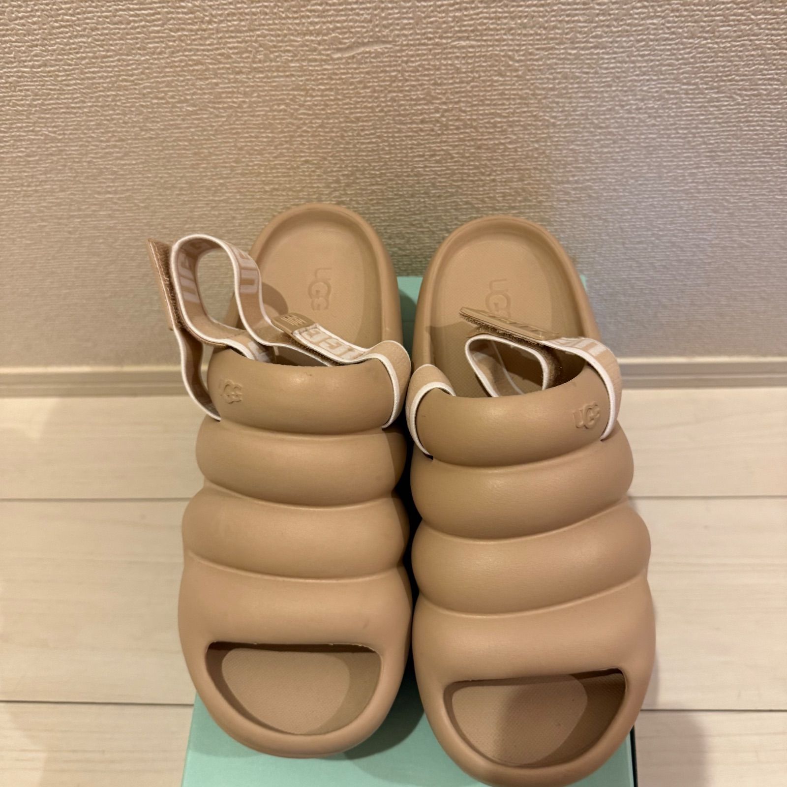 値下げ可能！】UGG Aww Yeah アグ アーイヤー ヒールサンダル 25cm W8