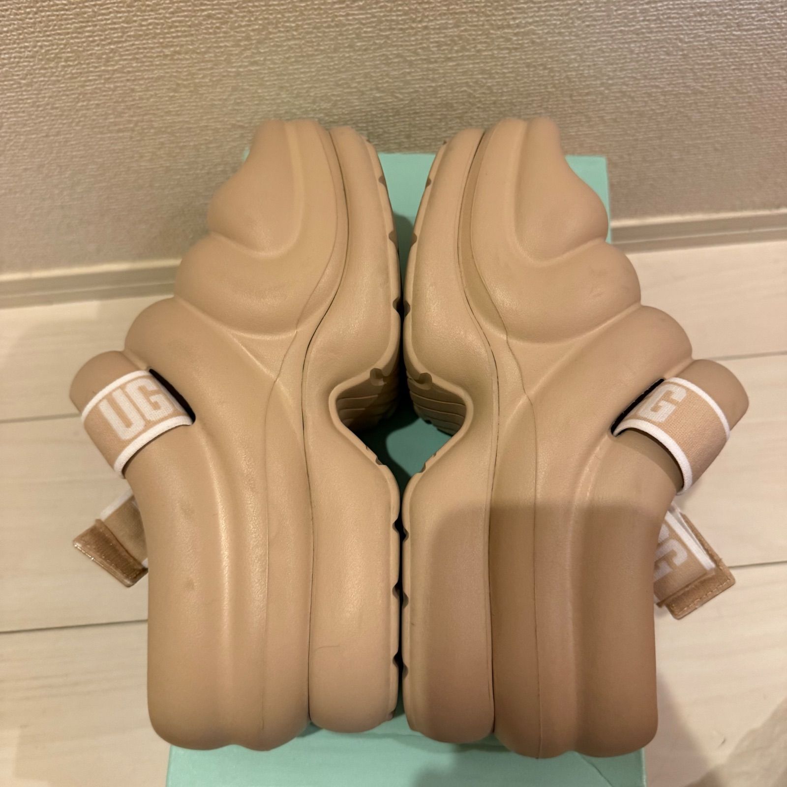 値下げ可能！】UGG Aww Yeah アグ アーイヤー ヒールサンダル 25cm W8