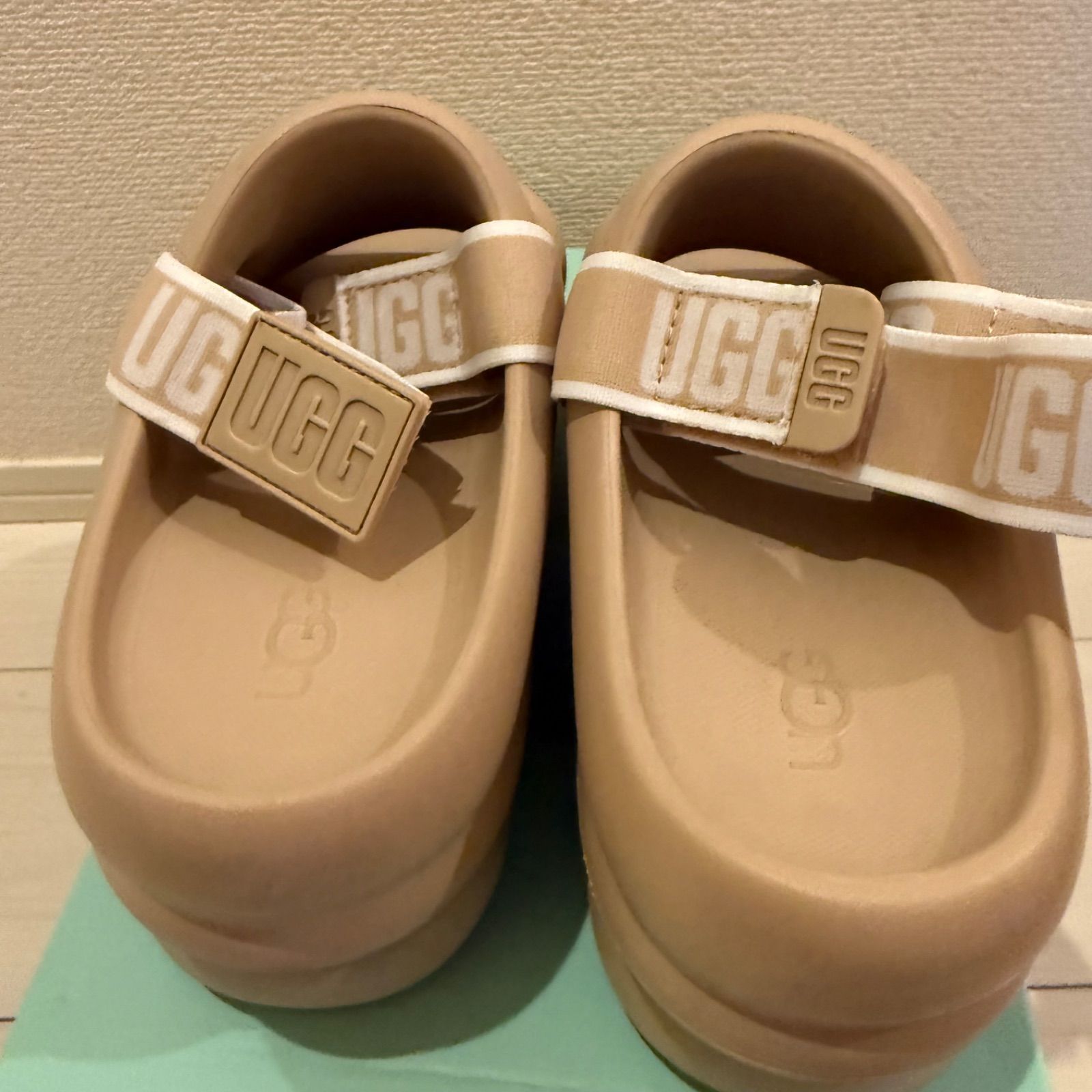 値下げ可能！】UGG Aww Yeah アグ アーイヤー ヒールサンダル 25cm W8